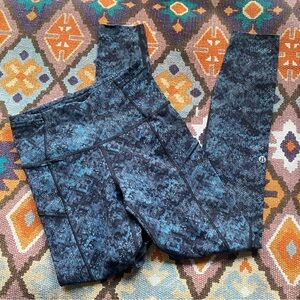 Lululemon Fast And Free 7/8 Tight Fairisle Blue Black Women’s Size 4 Leggings